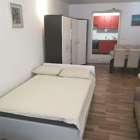 Andela Apartment *