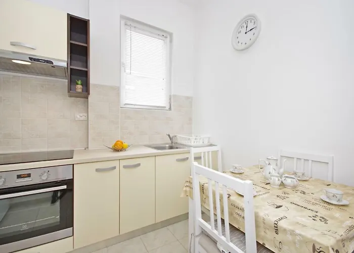 Apartment Andela Makarska